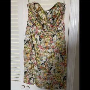 Beautiful floral dress!